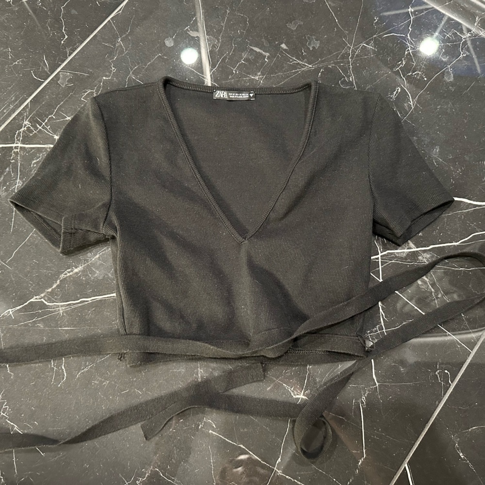 Tank top with lace black Zara never worn M size v neck
